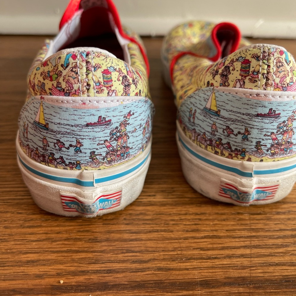 Vans X Where’s Waldo Beach Print Classic Slip On Shoes M 7/W 8.5 Find Steve - Picture 3 of 11